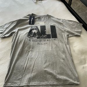 NWT Muhammad Ali Tshirt Greatest of all time Size L